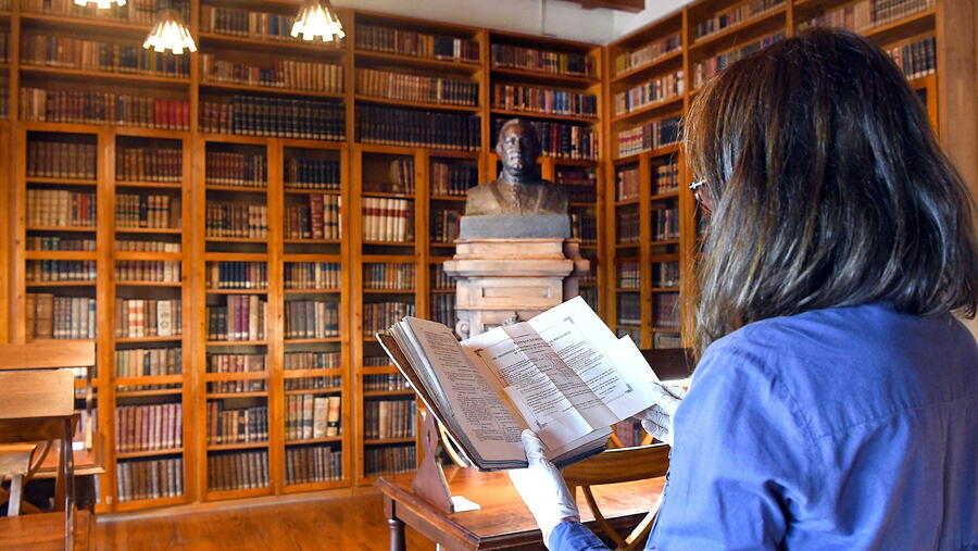 Imaxe de arquivo da Sala de Persoal Investigador da USC. Foto: Santi Alvite