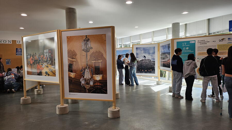 'Patrimonio vivo' reúne fotografías sobre os bens de Patrimonio Cultural Inmaterial (PCI) inscritos na UNESCO de España. 'Patrimonio vivo' reúne fotografías sobre os bens de Patrimonio Cultural Inmaterial (PCI) inscritos na UNESCO de España.