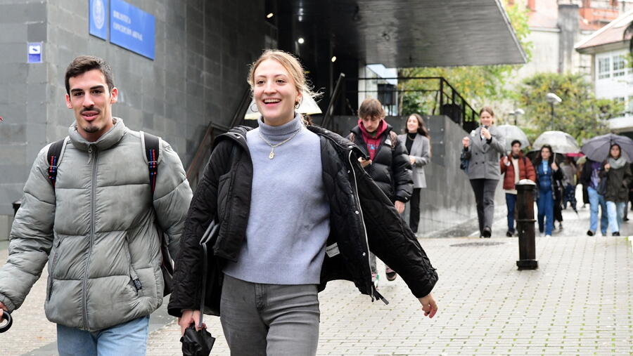 A iniciativa diríxese preferentemente a estudantado de 2º e 3º das titulacións da ETSE e das facultades de Física e de Matemáticas