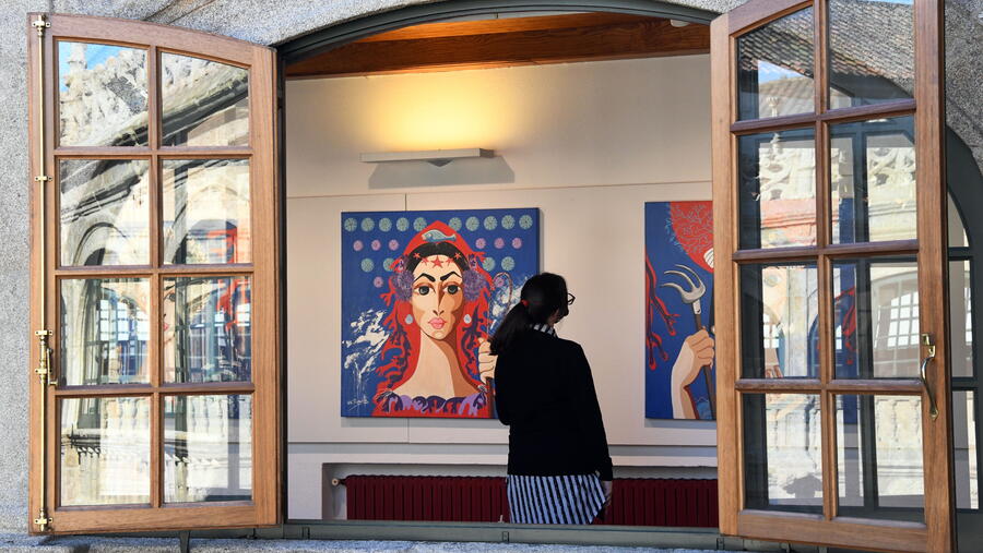 Un dos puntos de interese da xornada será a presentación de traballos realizados polo estudantado. Imaxe de arquivo dunha mostra na USC. FOTO: Santi Alvite