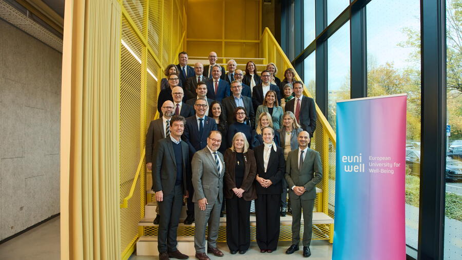 Foto de grupo das reitoras e reitores de EUniWell