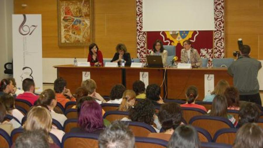 Comezaron na Facultade de Ciencias Políticas as III Xornadas Mulleres, institucións e política'