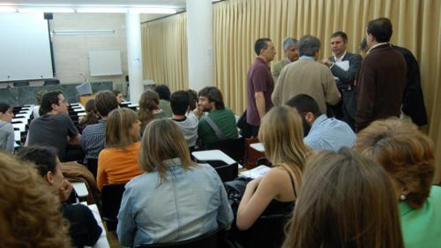 Profesores e membros da USC asistiron á inauguración das Xornadas da Embaixada Francesa