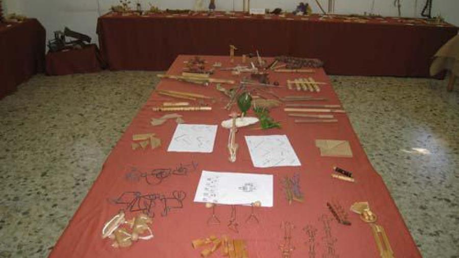 A mostra contén arredor de 200 pezas que aproximan ao visitante aos xoguetes tradicionais galegos