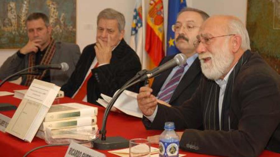 De esquerda a dereita: o vicerreitor de Relacións Institucionais, Lourenzo Fernández Prieto; o director da Casa de Galicia, Alfonso Palomares; o presidente do Consello da Cultura Galega, Ramón...