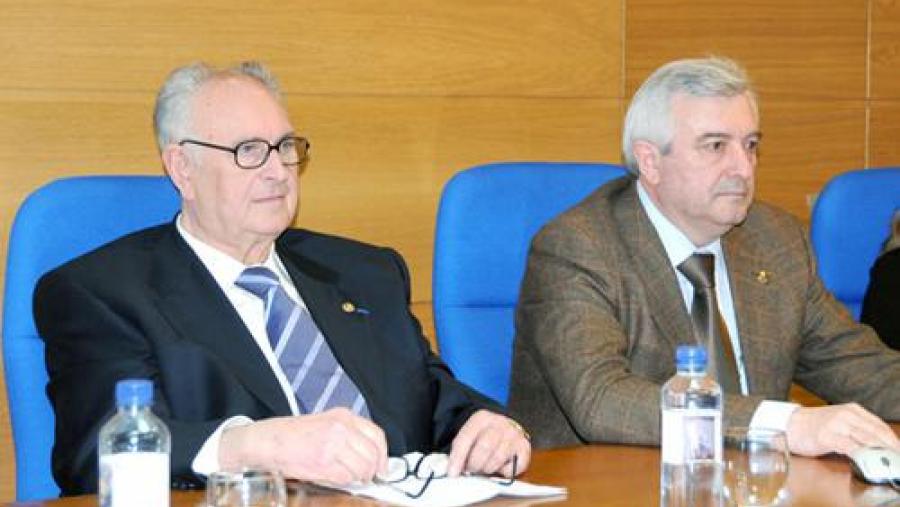 Antonio Valle e Juan Viaño no transcurso do acto celebrada na Facultade de Matemáticas