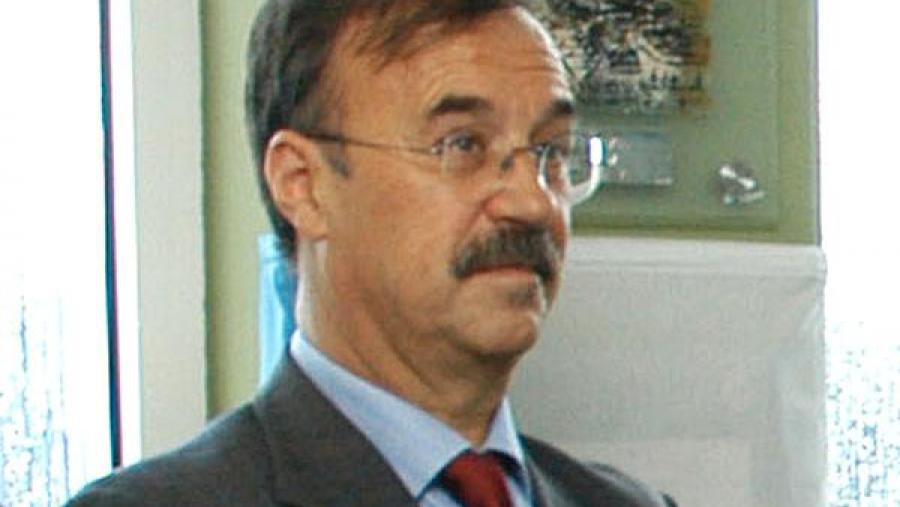 Juan Lema acaba de recibir a medalla de ouro de enxeñaría 2010 da Universidade de Valladolid