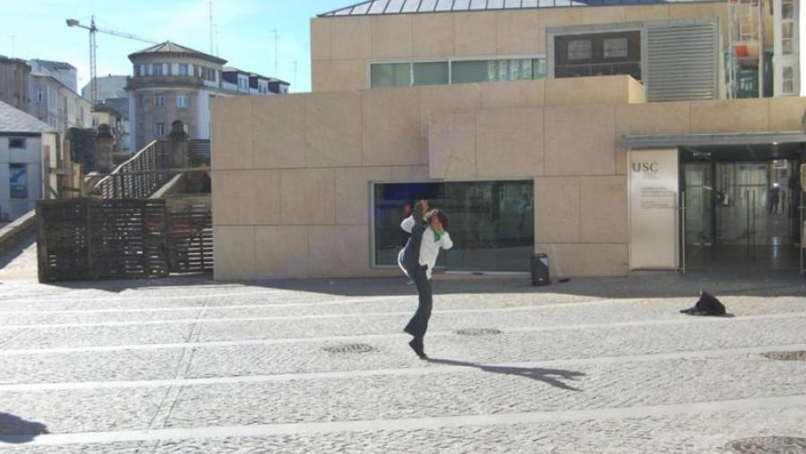 Actuación de danza teatro Experimentadanza diante do E=MC2 en Lugo Actuación de danza teatro Experimentadanza diante do E=MC2 en Lugo