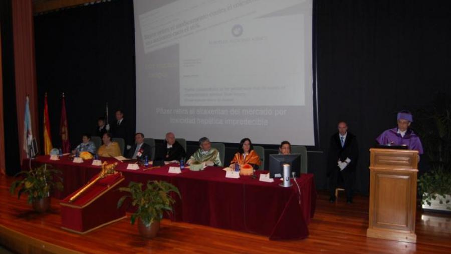 O reitor Juan Casares presidiu o acto celebrado en Veterinaria