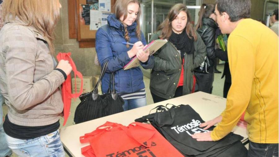 A campaña 'Témoslle lei' iniciouse na Facultade de Dereito a finais do pasado ano