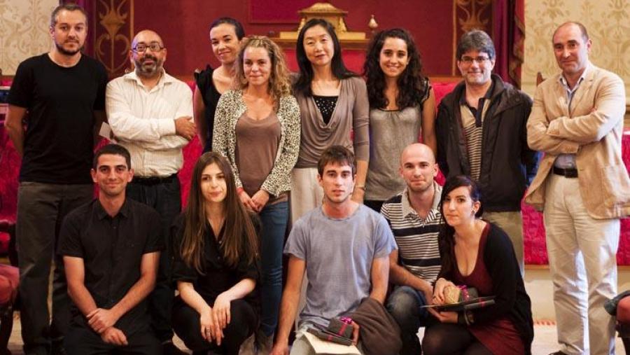 De esquerda a dereita, de pé: Jorge Prieto en representación de Beatriz López, Manolo Boquete, Noelia López, Mireia Lareo, Josefina F. Ling, Lucía Giráldez, Salvador Bará e Juan Monterroso....