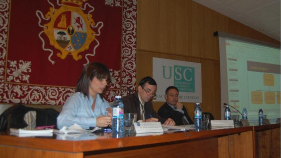 De esquerda a dereita, Cristina Faraldo, José M. Ageitos e Nicolás González, durante a xornada técnica sobre prevención de riscos laborais celebrada na Facultade de Ciencis de Lugo
