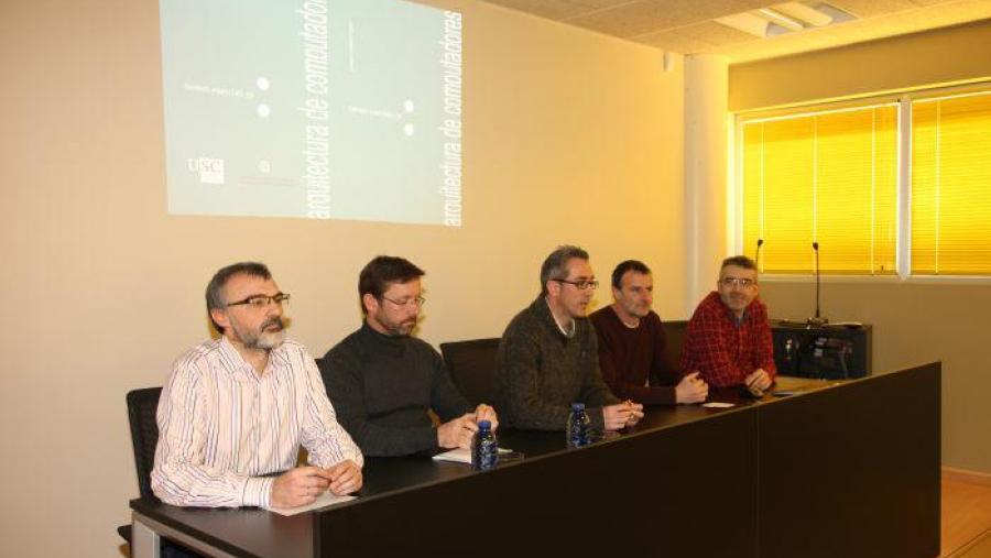 O alumnado da ETSE conta xa cun glosario trilingüe de termos sobre arquitectura de computadores