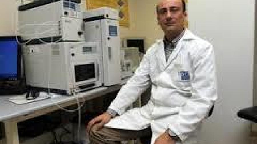 Manuel Vázquez, no seu laboratorio do campus de Lugo