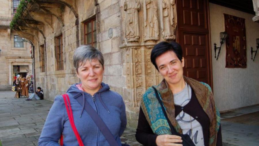 Vanna Meloni e Alessandra Casu interesáronse polas rutinas de traballo relativas á difusión da actividade universitaria nos campus de Santiago e Lugo