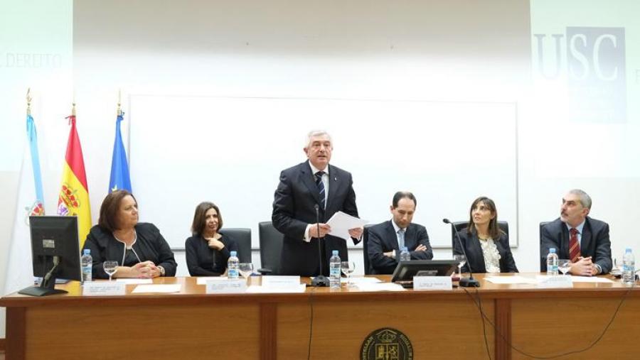 O reitor Juan Viaño presidiu o acto celebrado na Facultade de Dereito. Foto: Servimav-USC