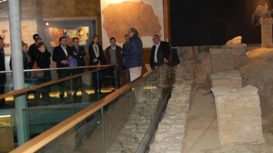 Decanos/as de Veterinaria de España, na visita á Domus do Mitreo