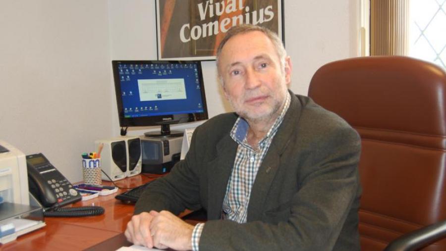 Francisco Rodríguez Lestegás, no seu despacho do decanato da Facultade de Formación de Profesorado