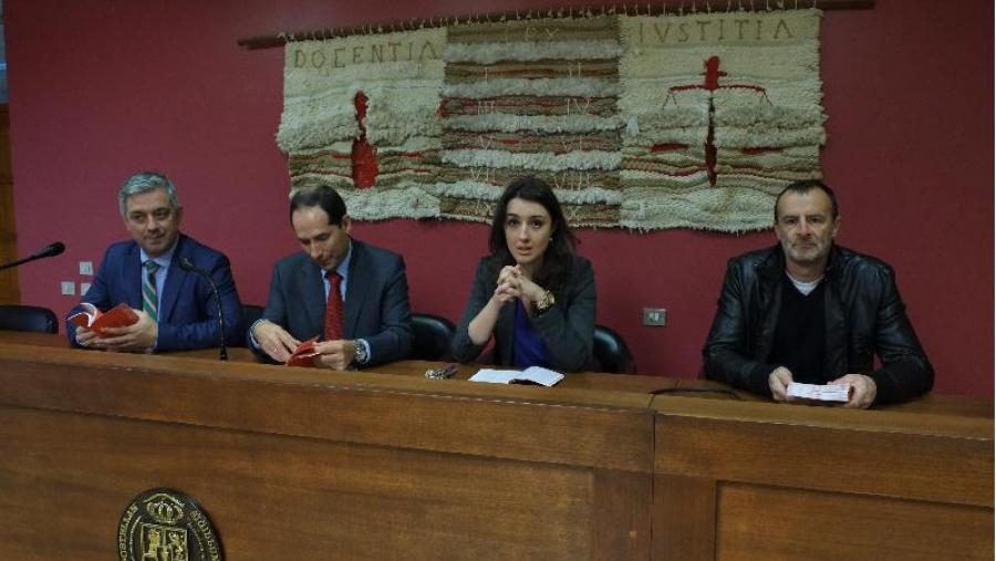 A presentación do novo volume realizouse na Facultade de Dereito. Foto: Servimav-USC