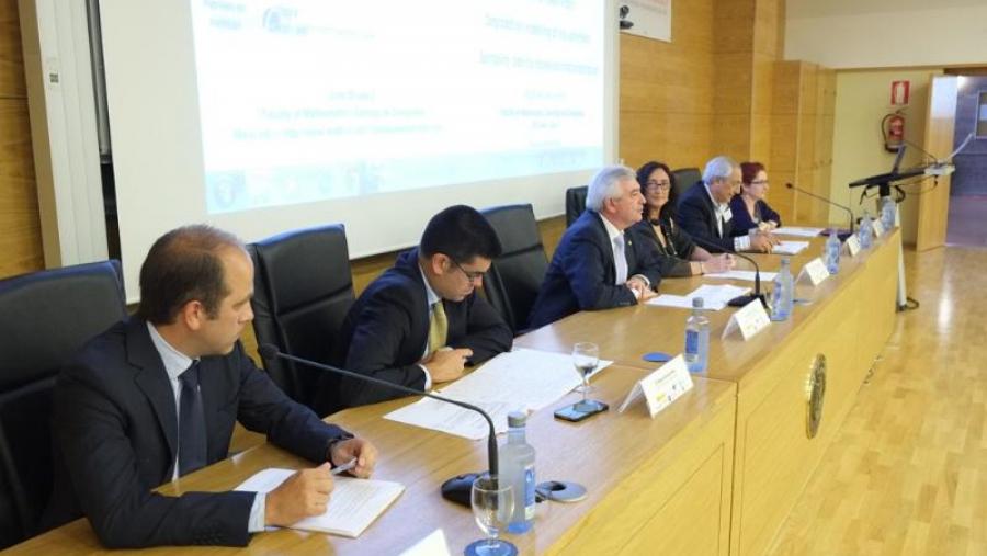 O reitor Juan Viaño presidiu a sesión inaugural estes dous encontros na Facultade de Matemáticas. Fotos: Servimav-USC