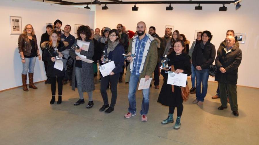 Premiados, participantes e organizadores do XXI Maratón Fotográfico do Campus, na apertura da exposición na sala 'Isaac Díaz Pardo' de Veterinaria Premiados, participantes e organizadores do XXI Maratón Fotográfico do Campus, na apertura da exposición na sala 'Isaac Díaz Pardo' de Veterinaria