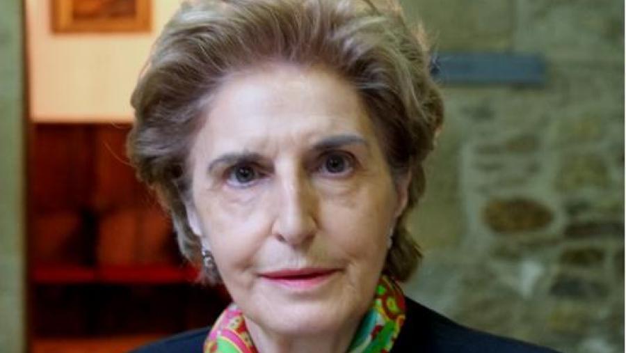 A profesora Teodora Torres manten un constante contacto con docentes e investigadores da área de Dereito Civil. Foto: Servimav-USC