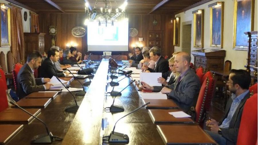 O primeiro encontro foi este mércores na Reitoría (Foto: SERVIMAV)