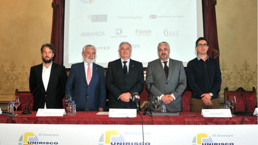 De esquerda a dereita Sergio Martínez, Darío Villanueva, Juan Viaño, Martín Rivas Antón e Víctor Álvarez. Foto: Santi Alvite