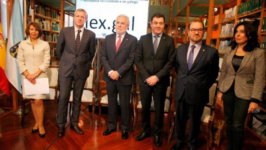 De esquerda a dereita, Consuelo Ferreiro, Alfonso Ruedas, Miguel A. Santalices, Román Rodríguez, Antonio López e Mª del Mar Pereira. Foto: Parlamento de Galicia