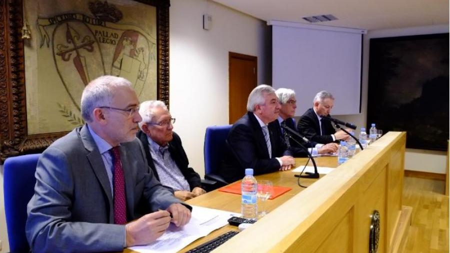 Ulises Moulines e Tomás Vives conversaron na USC sobre liberdade e ciencia