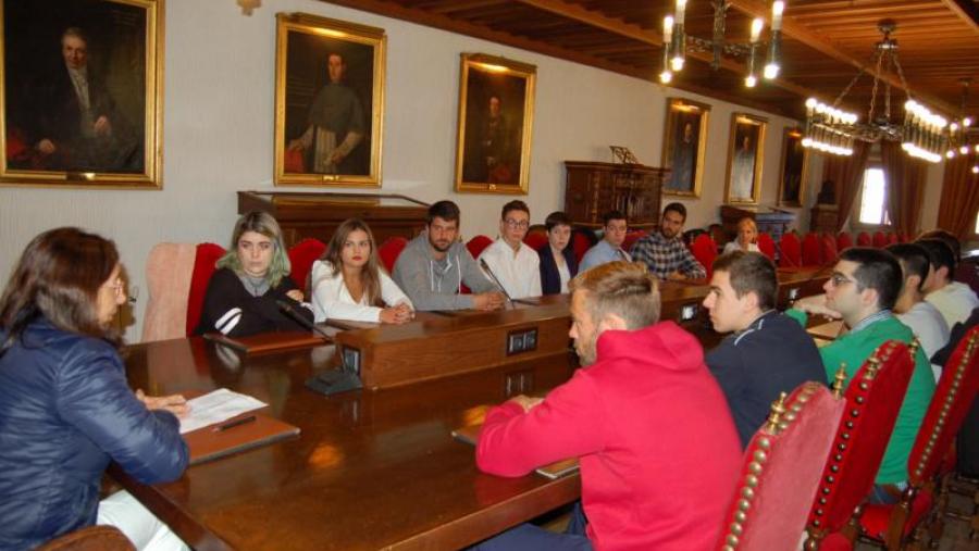 A vicerreitora nun momento do encontro celebrado este mércores no Salón Reitoral de San Xerome