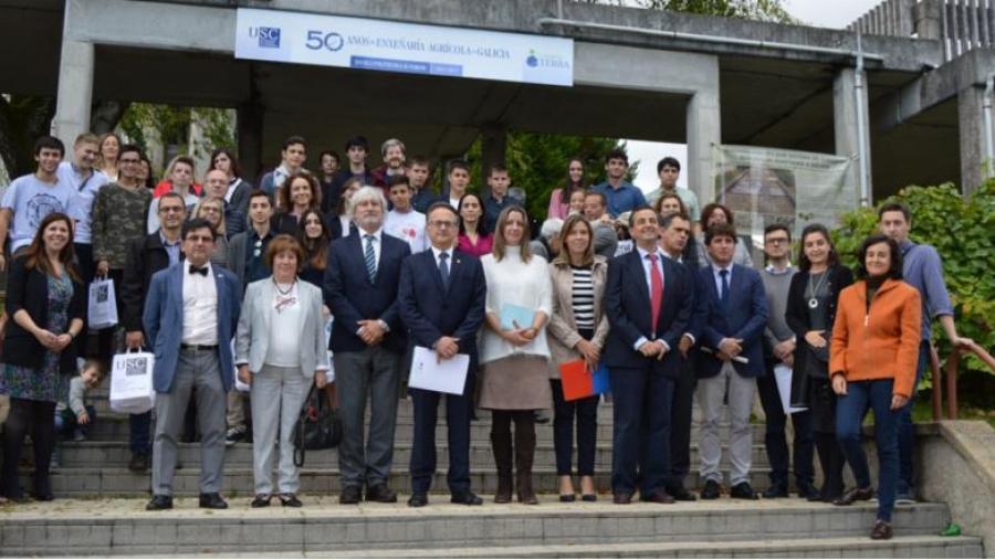 Participantes, organizadores, patrocinadores e autoridades académicas e políticas na gala de entrega de premios D3Mobile2017 Participantes, organizadores, patrocinadores e autoridades académicas e políticas na gala de entrega de premios D3Mobile2017