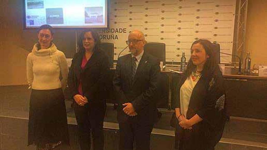 Representantes académicos da USC e da UDC presentaron o novo grao na Coruña