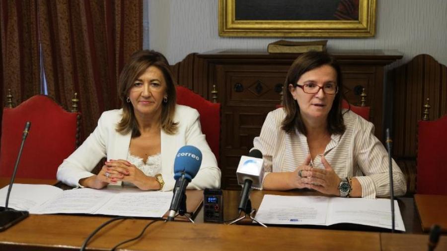 Marisa López e Mar Lorenzo, na presentación deste mércores no Colexio de San Xerome. Foto: Servimav-USC