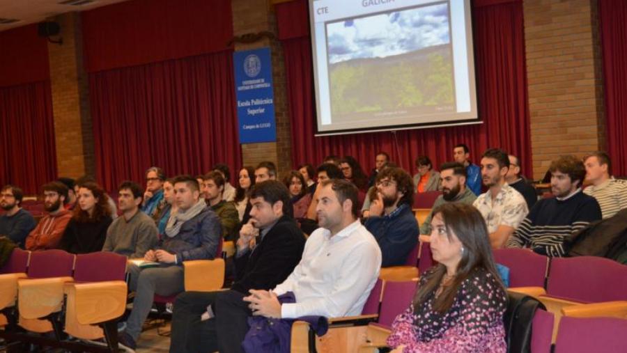 Estudantes e docentes da sétima edición do máster en Enxeñaría da Madeira Estrutural, na EPS de Enxeñaría de Lugo
