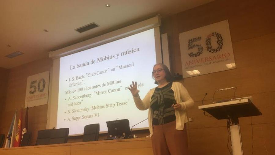 Milagros Izquierdo, nun momento da súa intervención