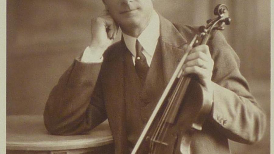 Preséntase en Historia o libro de cancións de Andrés Gaos