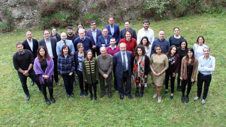 Foto de grupo dos participantes na xuntanza. Foto: Iria Lema