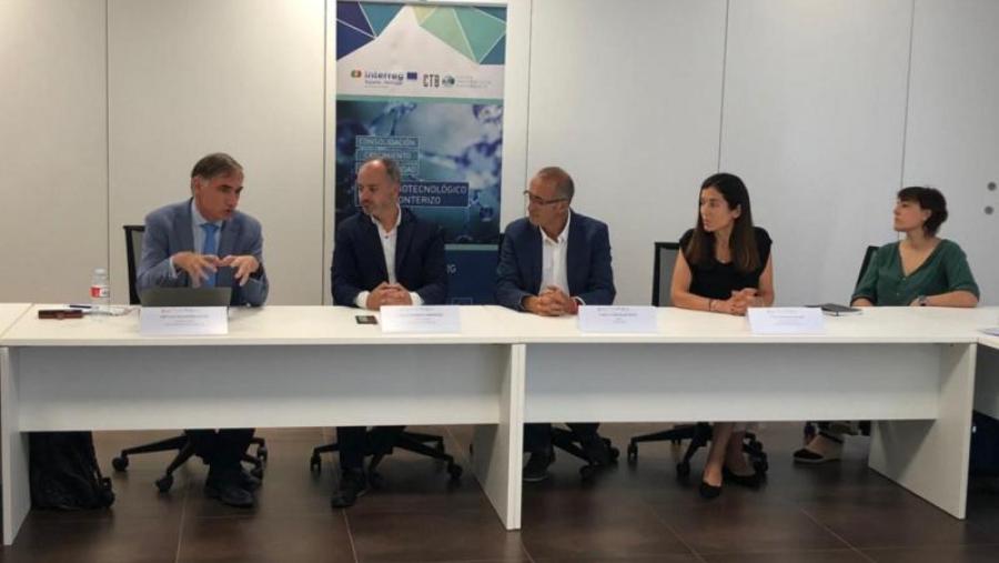 De esquerda a dereita: José Luis Villaverde; David Regades, delegado do Estado na Zona Franca de Vigo; Juan González, alcalde de Nigrán; e Filipa Sacadura, secretaria xeral de P-Bio