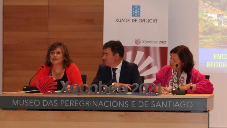 De esquerda a dereita Mª Teresa Carballeira, Román Rodríguez e Cecilia Pereira. Foto: GC