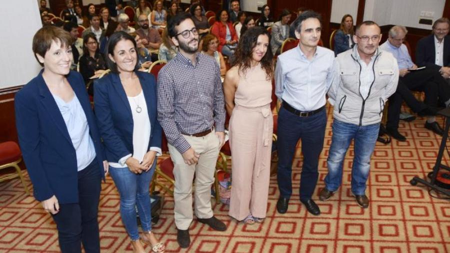 Investigadores e represantes de empresas que participaron na xornada promovida en Santaigo pola rede ReGaLis