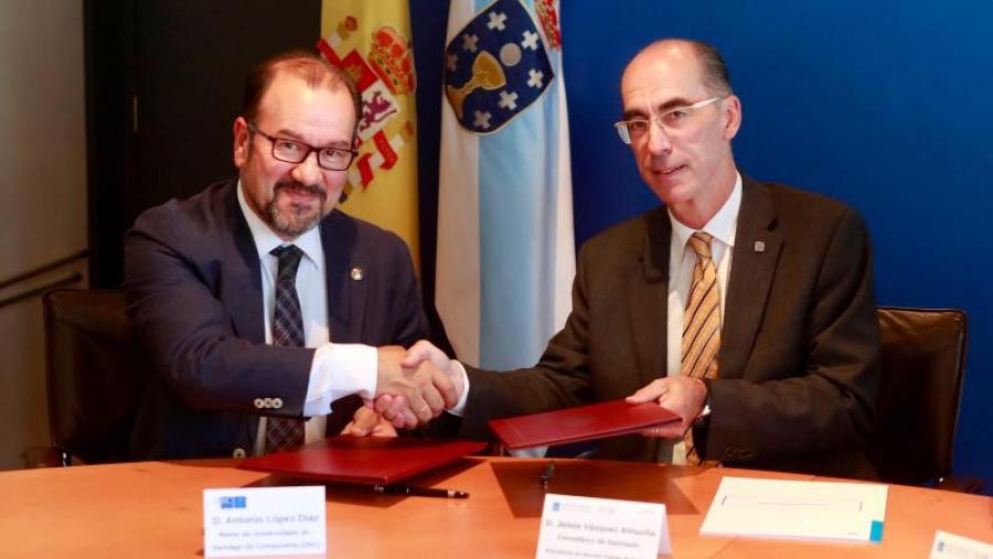 Antonio López e Jesús Vázquez Almuíña, trala sinatura do convenio