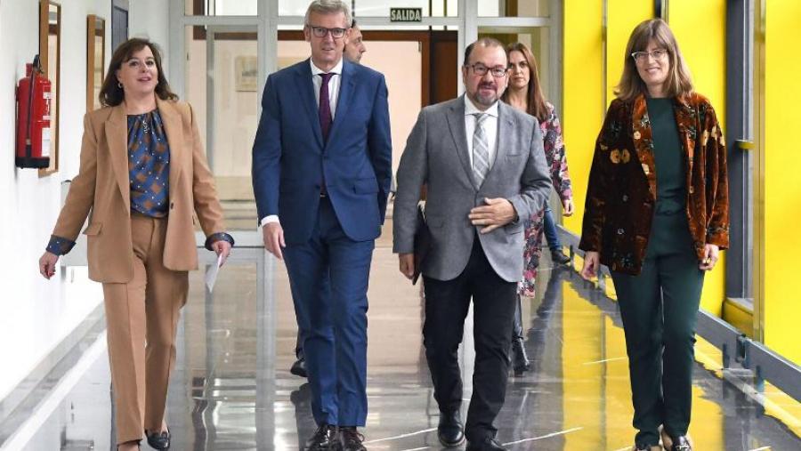 De esquerda a dereita, Susana López, Alfonso Rueda, Antonio López e Eva López. Foto: Santi Alvite