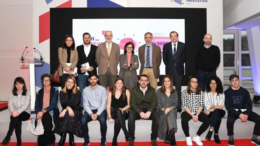 Foto de familia cos creadores das dez ideas finalistas. Foto: Santi Alvite