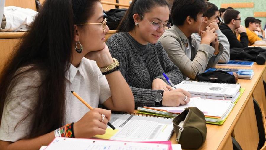Alumnado nunha aula da USC. Foto: Santi Alvite